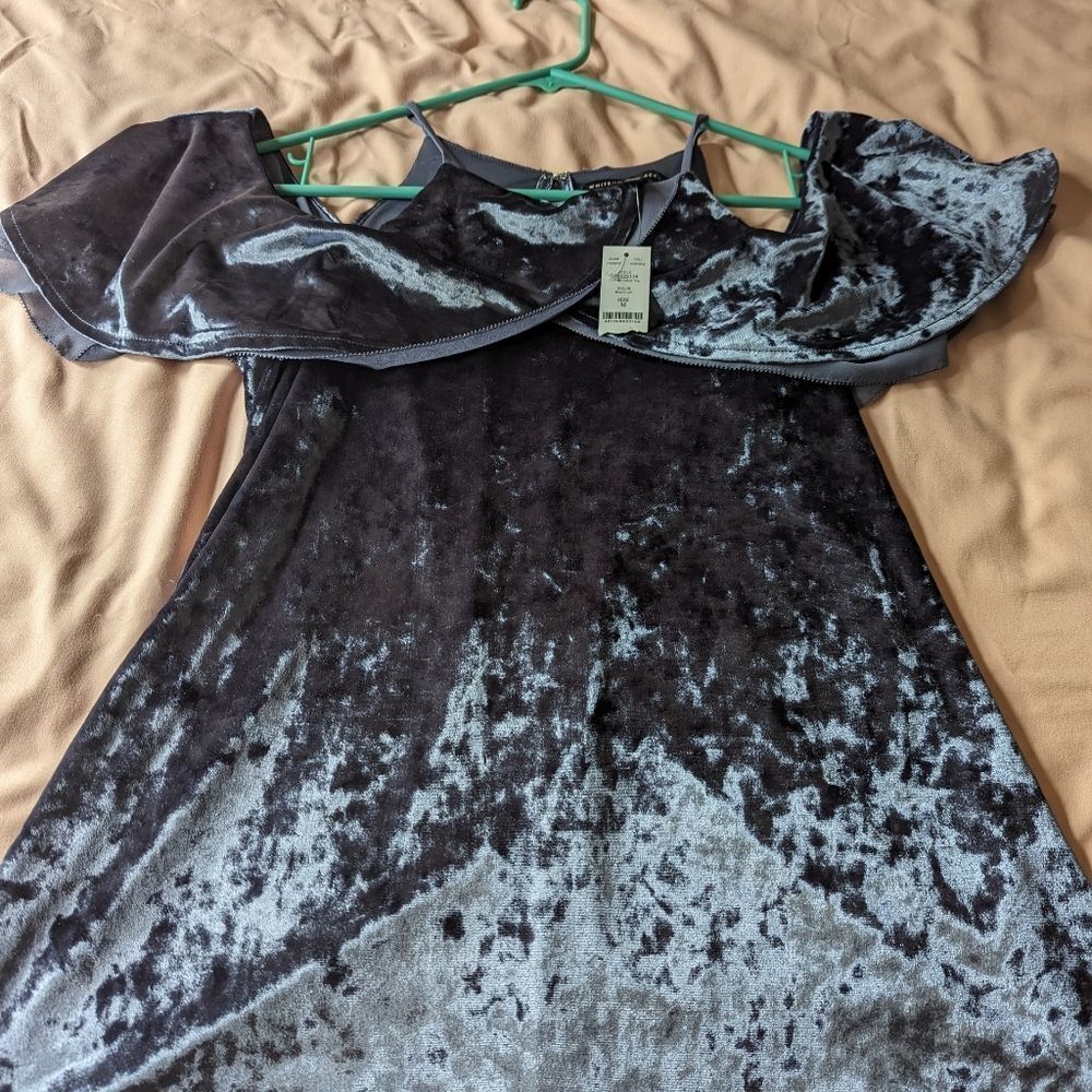 NWT WHBM SIZE MEDIUM VELVET BLUE HALTER OFF SHOULDER TOP